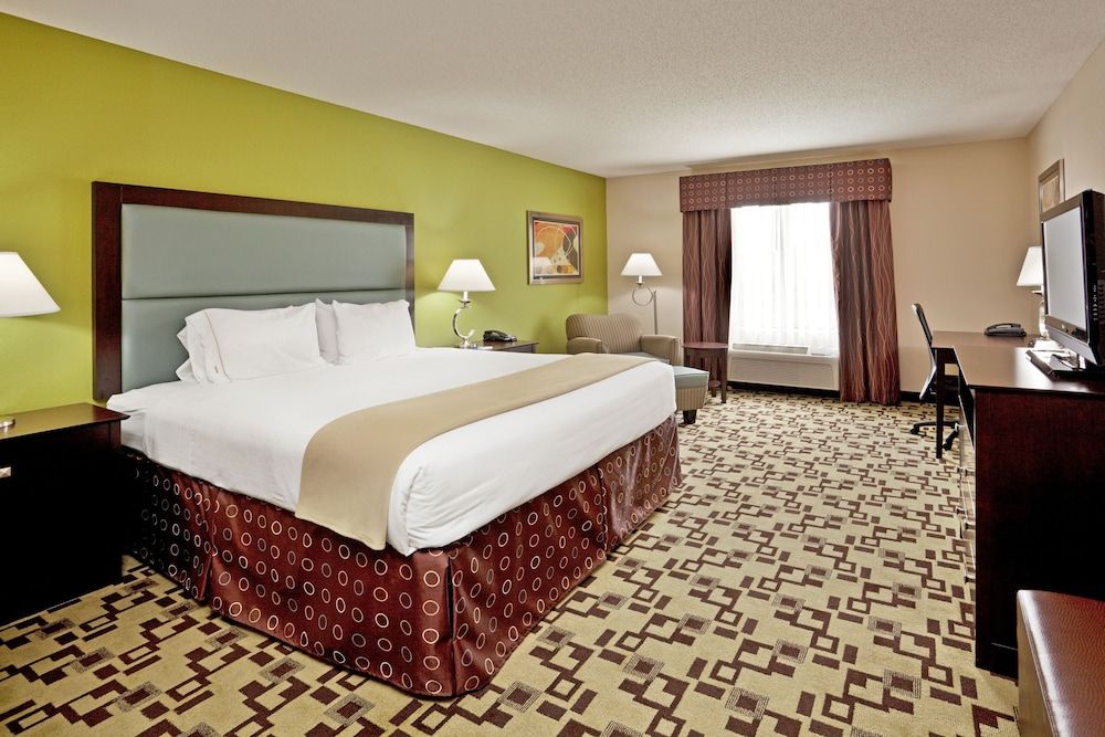 Holiday Inn Express Troutville by IHG 3