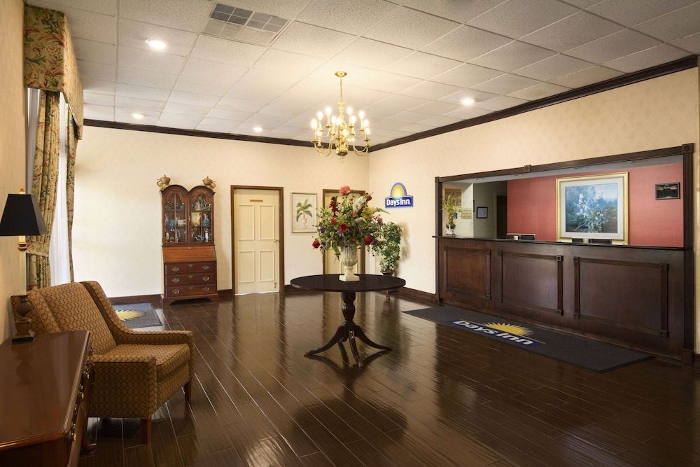 Days Inn by Wyndham Rome Downtown 2