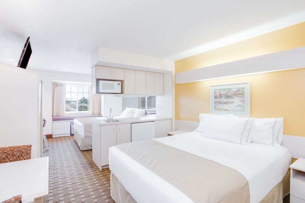 SureStay Hotel by Best Western Christiansburg Blacksburg 3