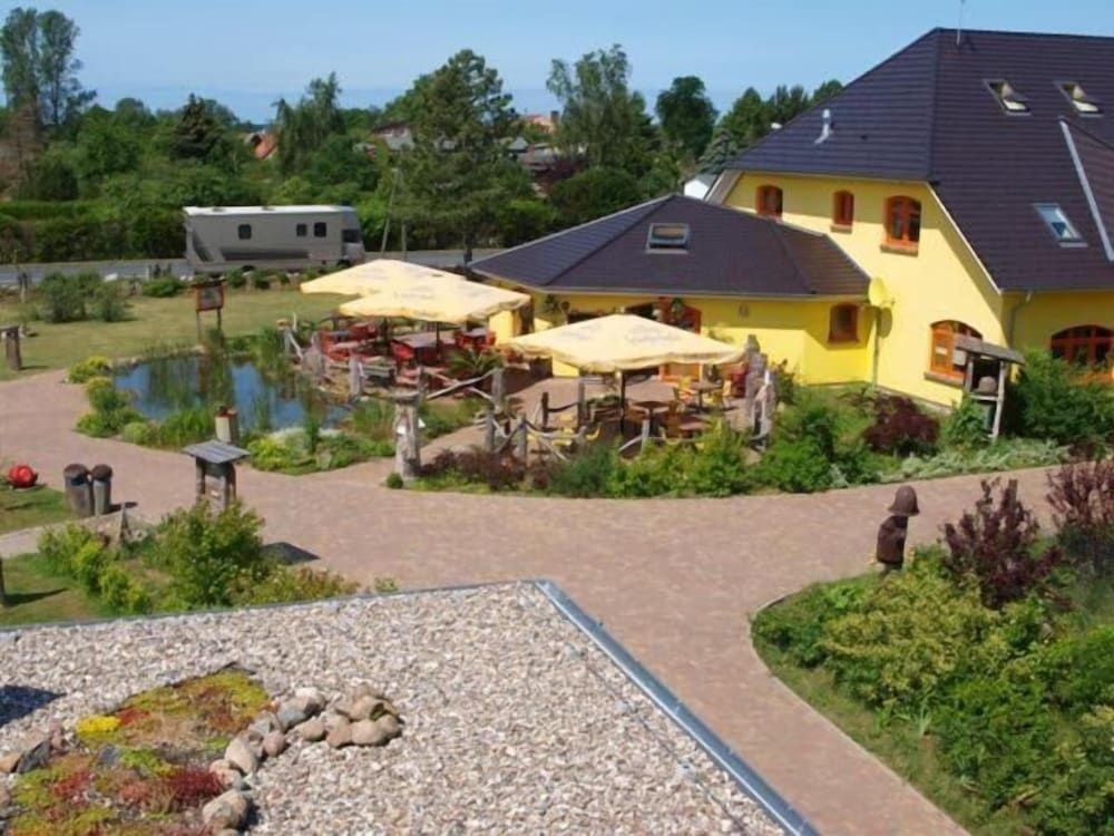 Landhotel zum Honigdieb -1 estrellas en Ribnitz-Damgarten