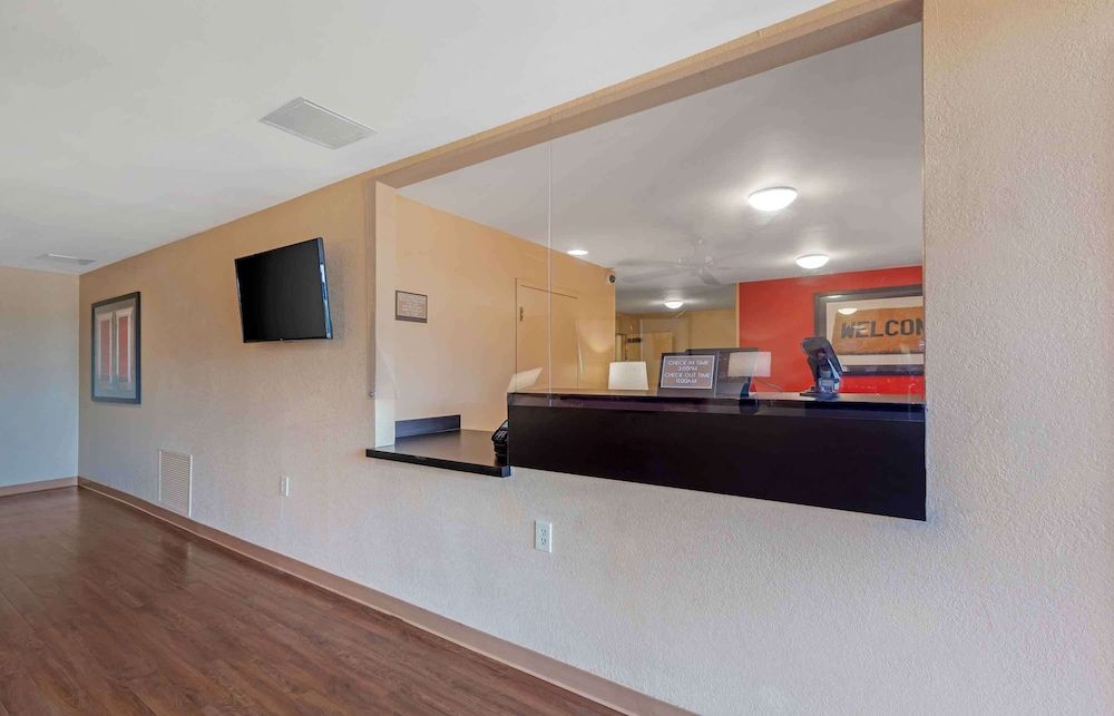 Extended Stay America Select Suites Rockford State Street 3