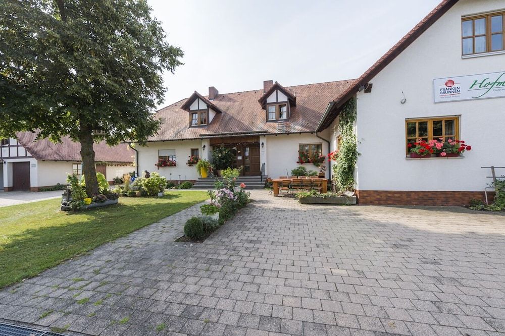 Landgasthaus Hofmann -1 estrelas em Oberdachstetten
