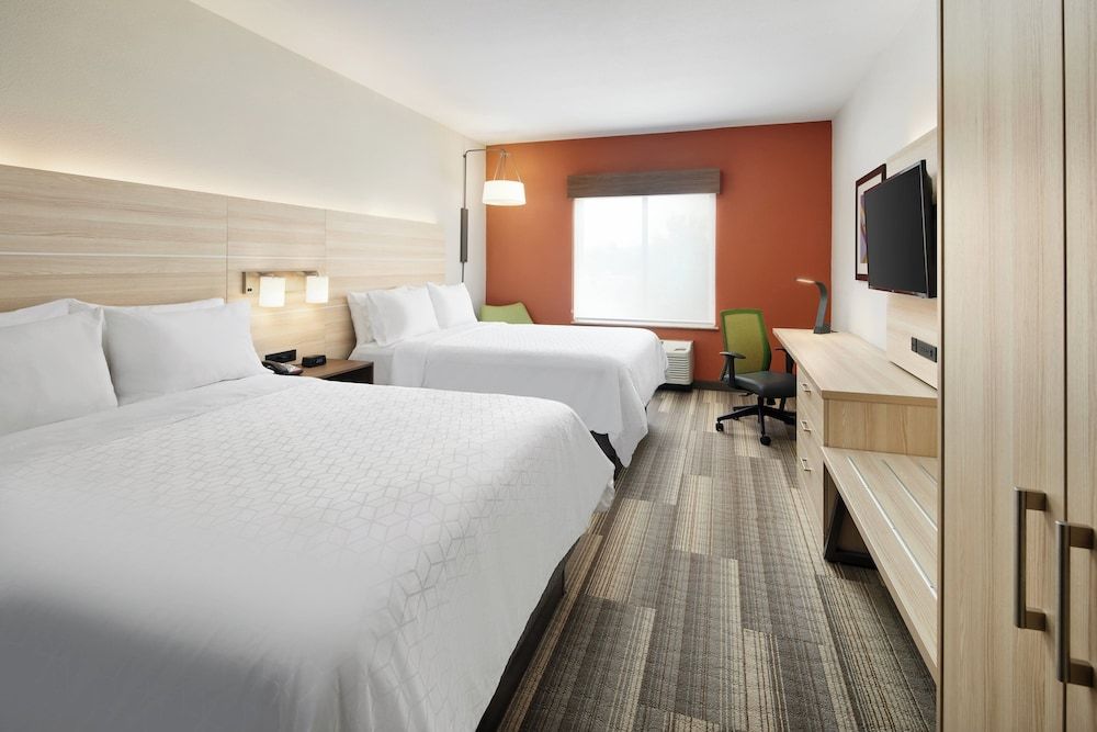 Holiday Inn Express & Suites Salem by IHG 3