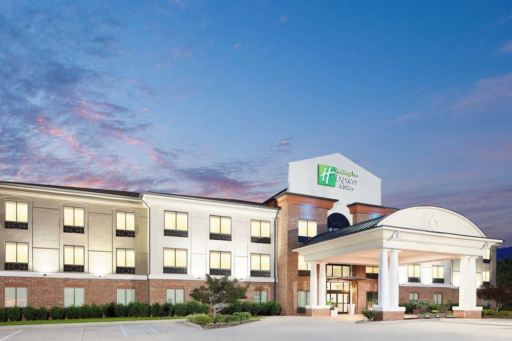 Holiday Inn Express & Suites Salem by IHG 2 estrelas em Salem