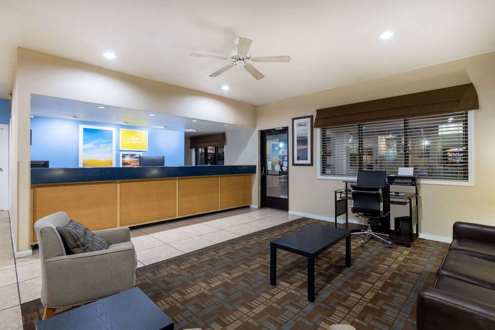 Days Inn by Wyndham Roswell 2