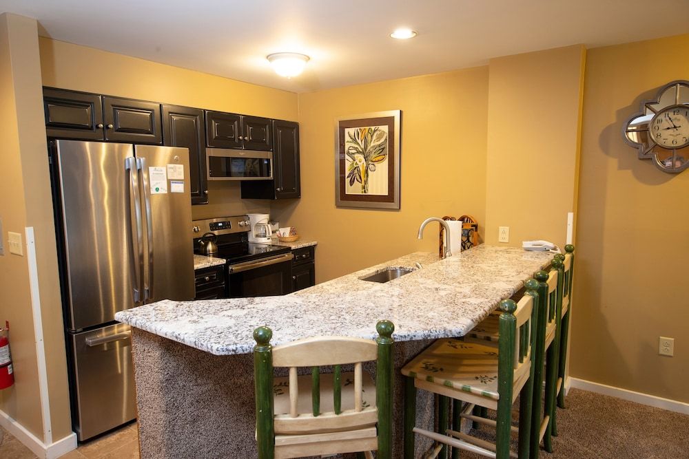 Mountain Lodge At Okemo-1br Newly Renovated 1 Bedroom Condo by RedAwning -1 estrelas em Ludlow