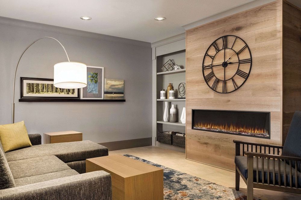 Country Inn & Suites by Radisson, St. Cloud East, MN 2