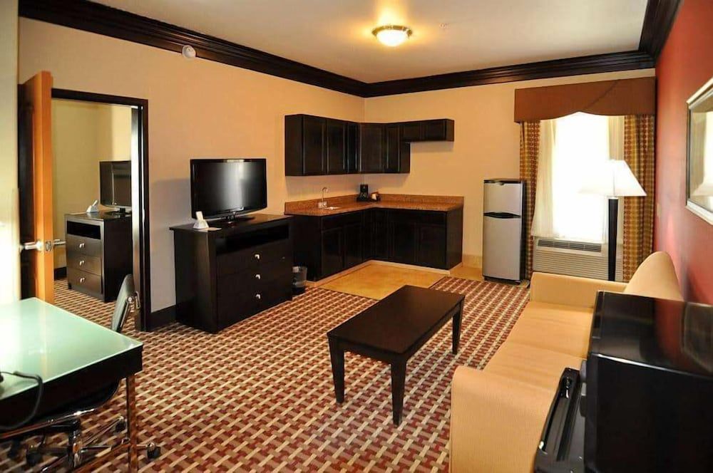 La Quinta Inn & Suites by Wyndham Little Rock - Bryant 3