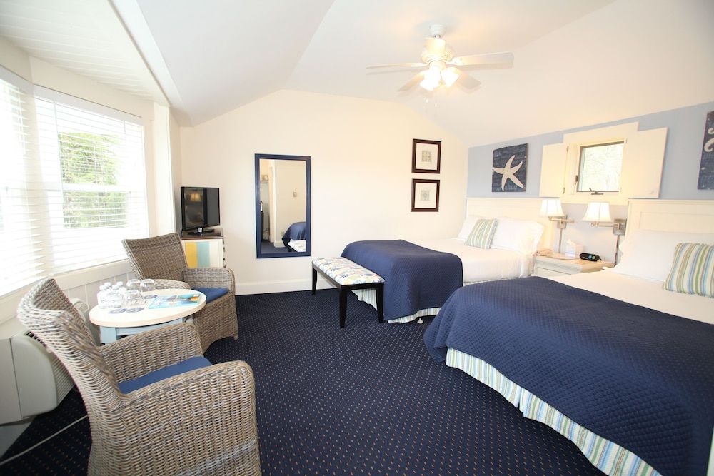Glen Cove Inn & Suites 3