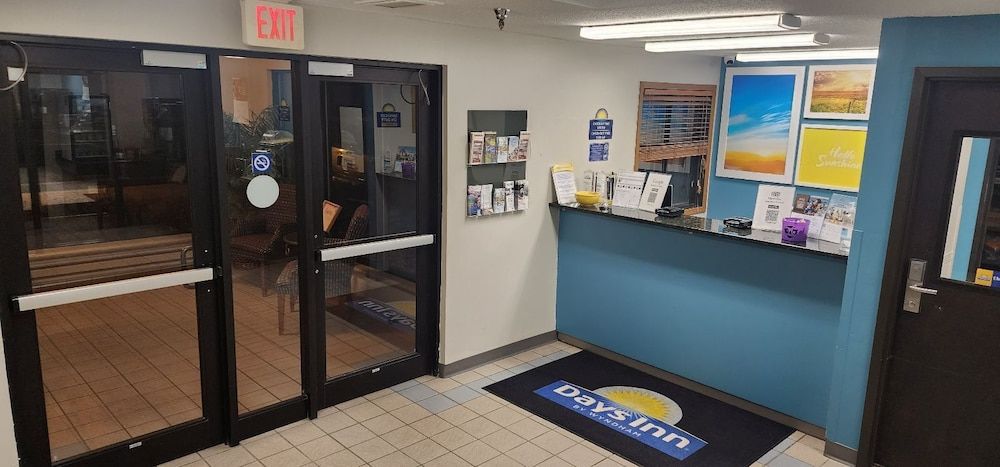 Days Inn by Wyndham Austin 2