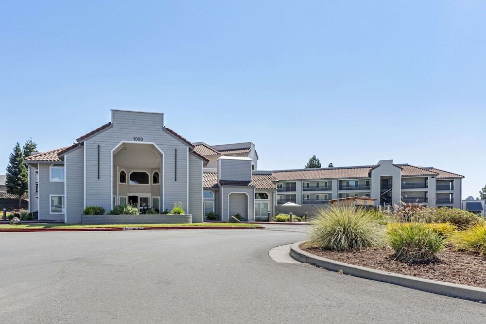 Country Inn & Suites by Radisson, Vallejo Napa Valley, CA 1 estrelas em Vallejo