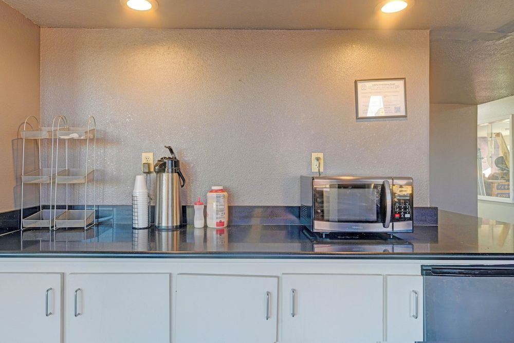 Travelers inn by OYO Wichita Falls 3