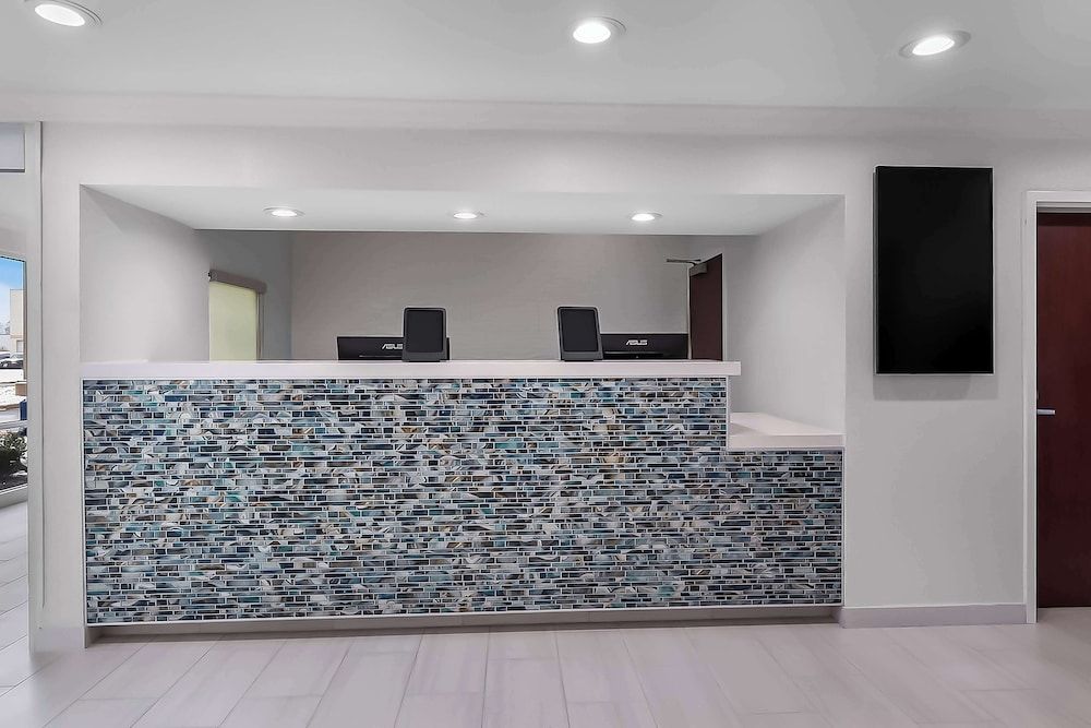 Best Western Plus Fenton 2