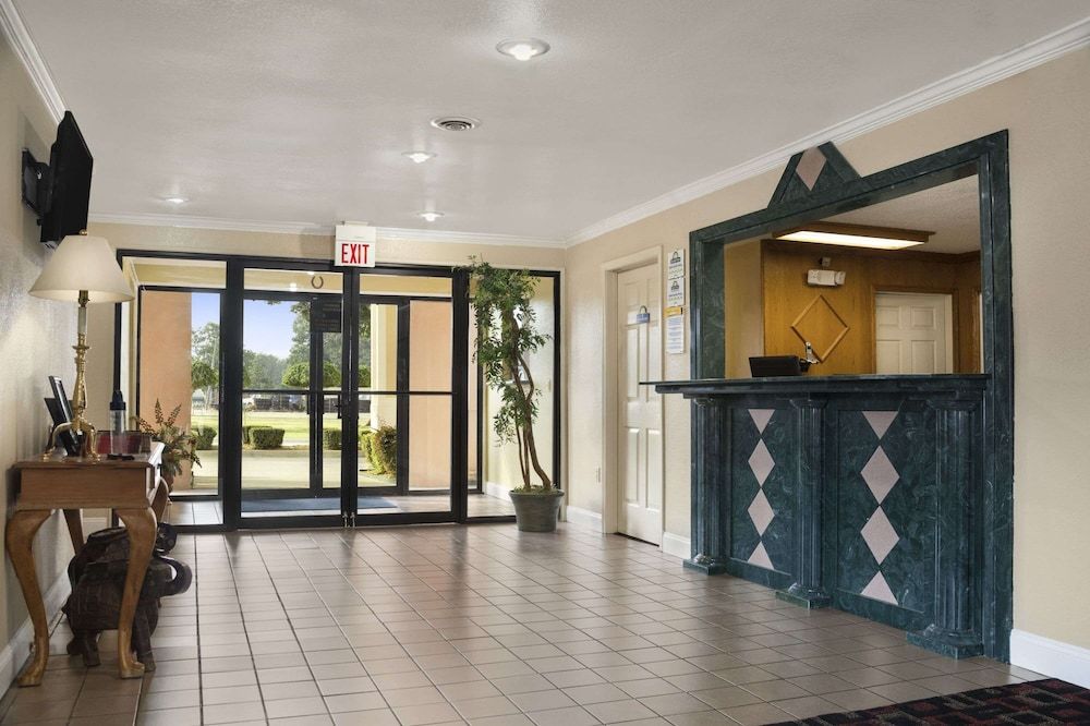 Days Inn & Suites by Wyndham Stuttgart 3