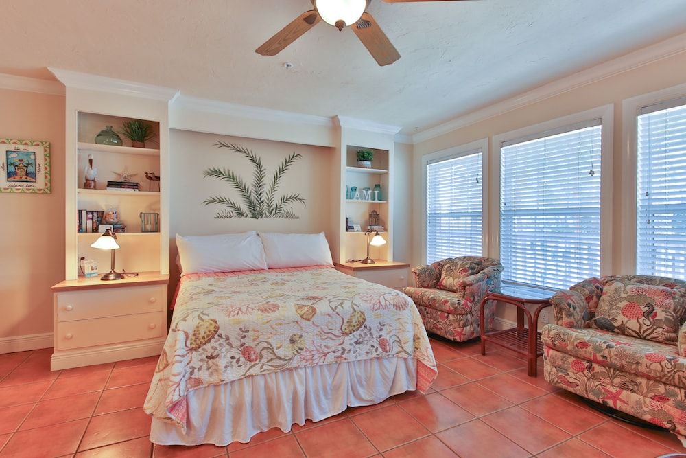 Tortuga Inn Beach Resort 2