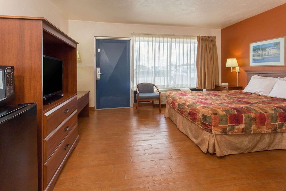 Knights Inn Arcadia 3