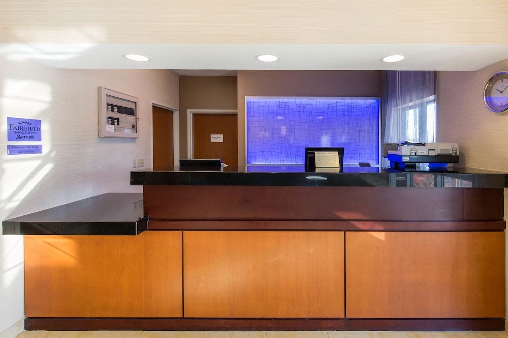 AmericInn by Wyndham St. Cloud MN Shopping Area 3