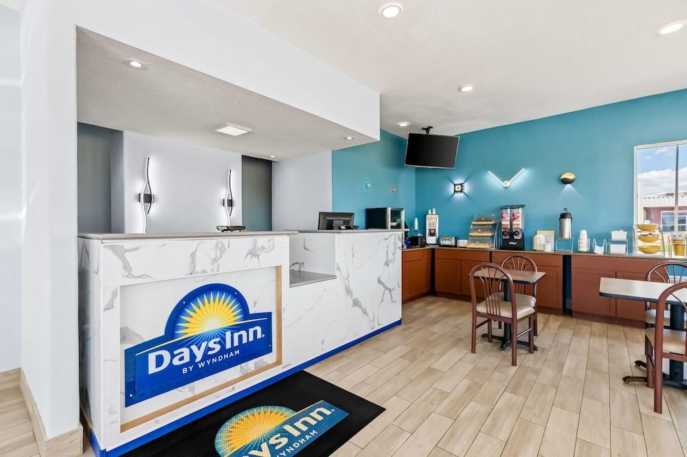 Days Inn by Wyndham Salina South 3