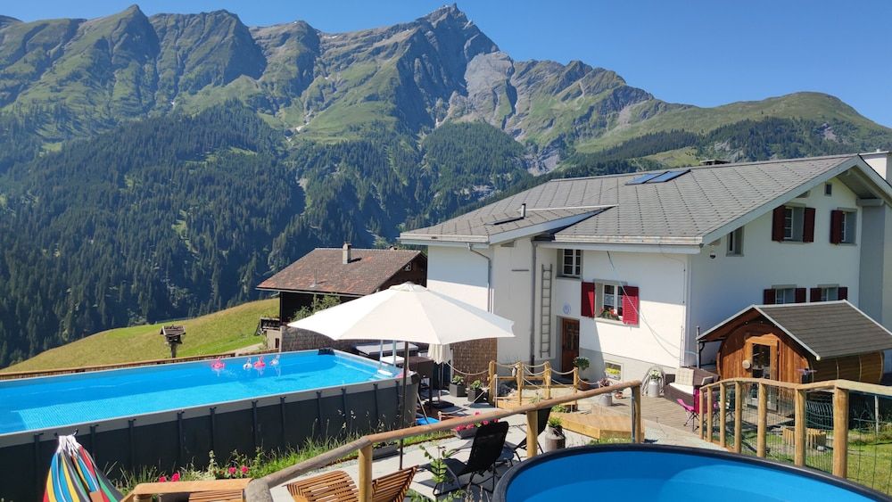 Gasthaus Alpina -1 estrellas en Tschappina