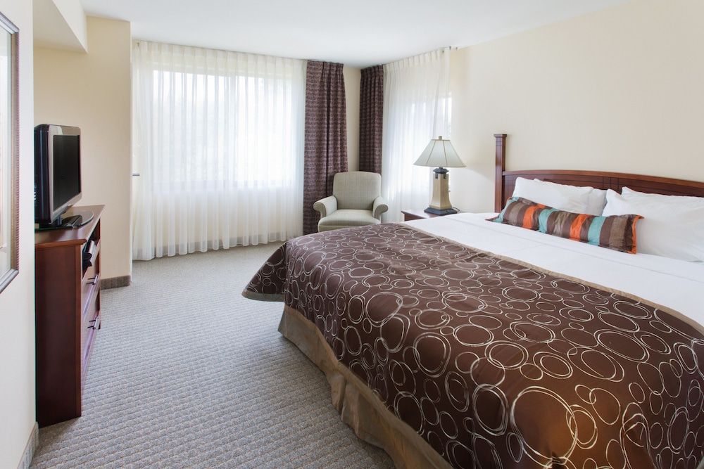 Staybridge Suites Everett-Paine Field by IHG 2