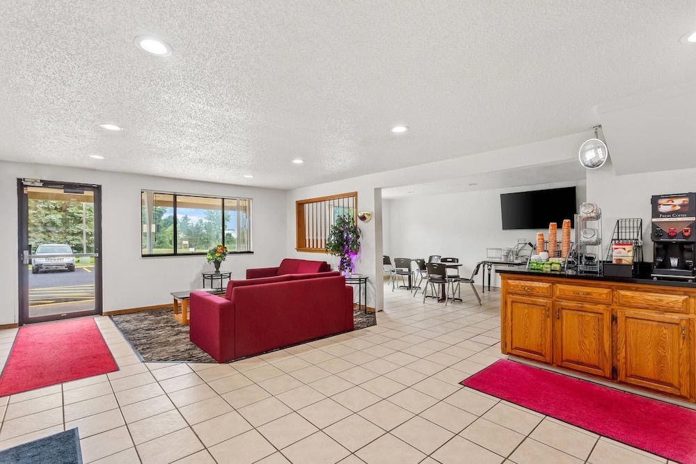 Quality Inn & Suites Howe - Sturgis 3