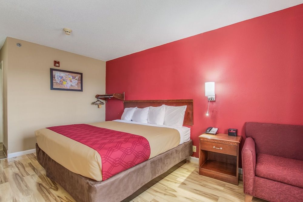 Econo Lodge Shelbyville 3