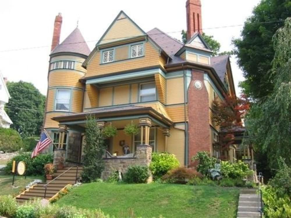 The Queen, A Victorian Bed & Breakfast 3 estrelas em Bellefonte