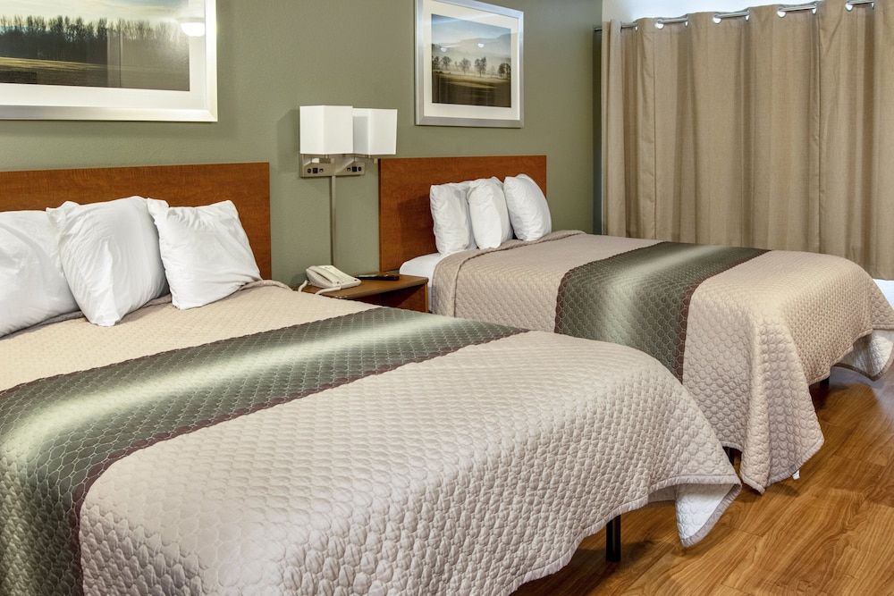 HomeTowne Studios by Red Roof Salem, OR 2 estrelas em Salem