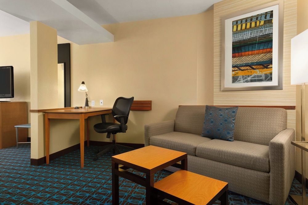 Fairfield Inn & Suites by Marriott Weirton 3