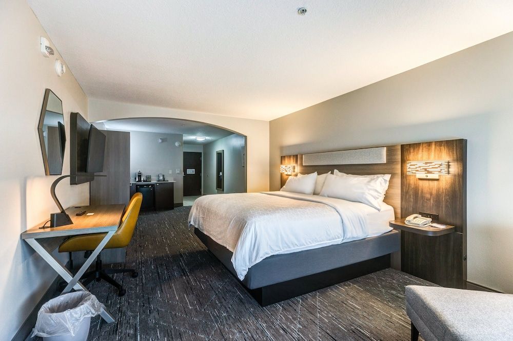 Holiday Inn Express Salinas by IHG 3