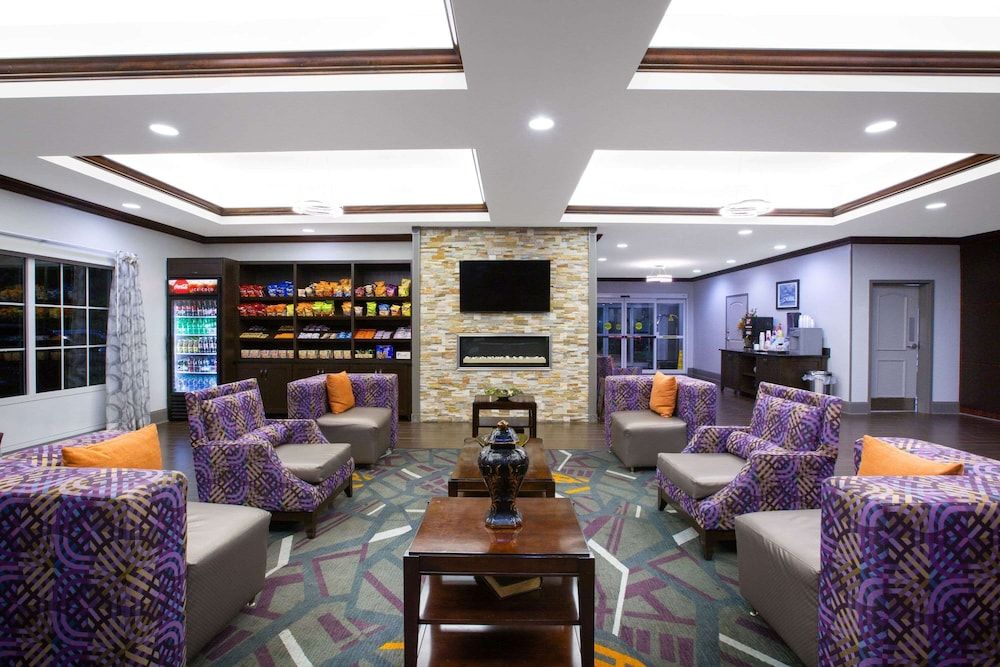 La Quinta Inn & Suites by Wyndham Tupelo 3