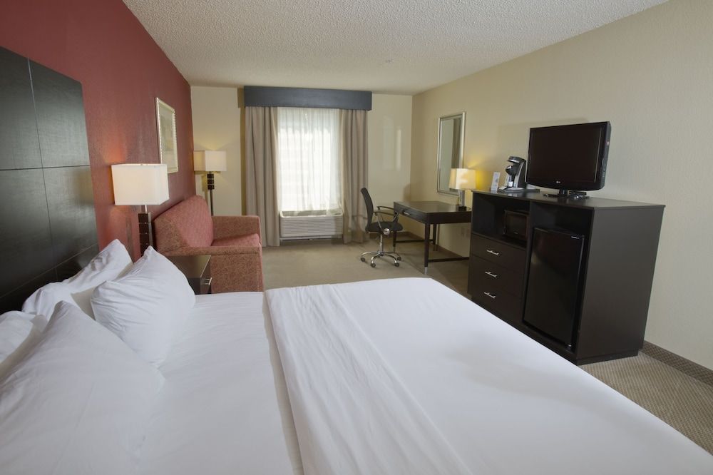 Holiday Inn Express New Albany 2