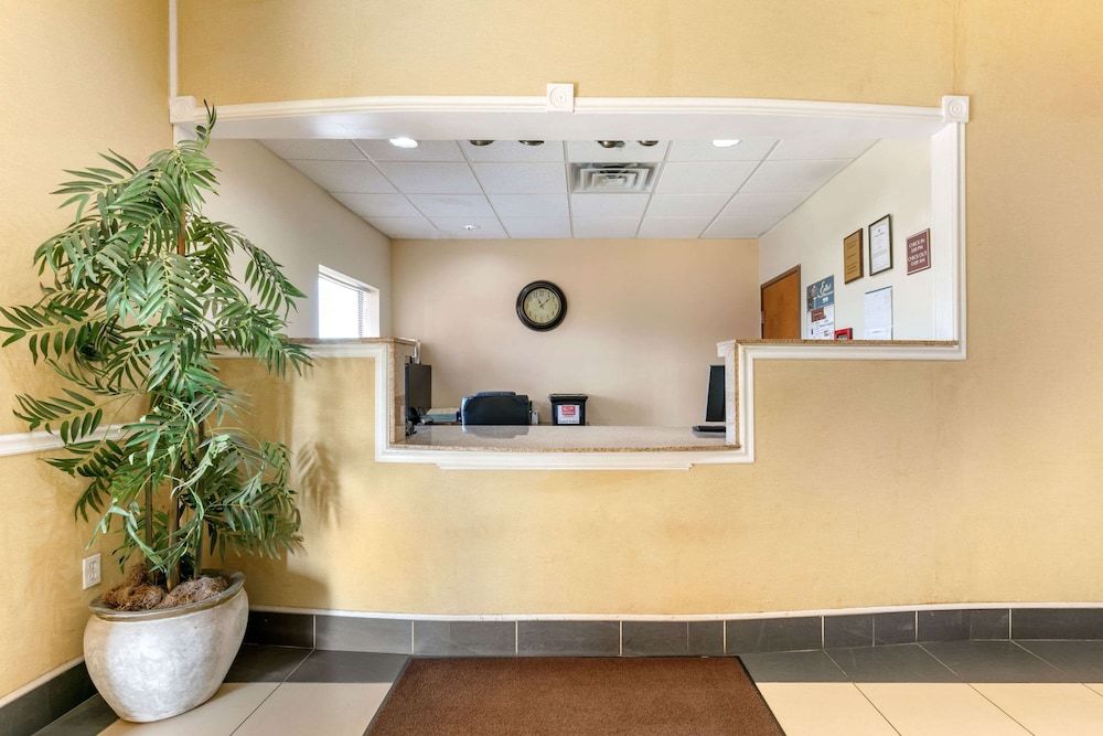 Econo Lodge Eutaw I-20 2