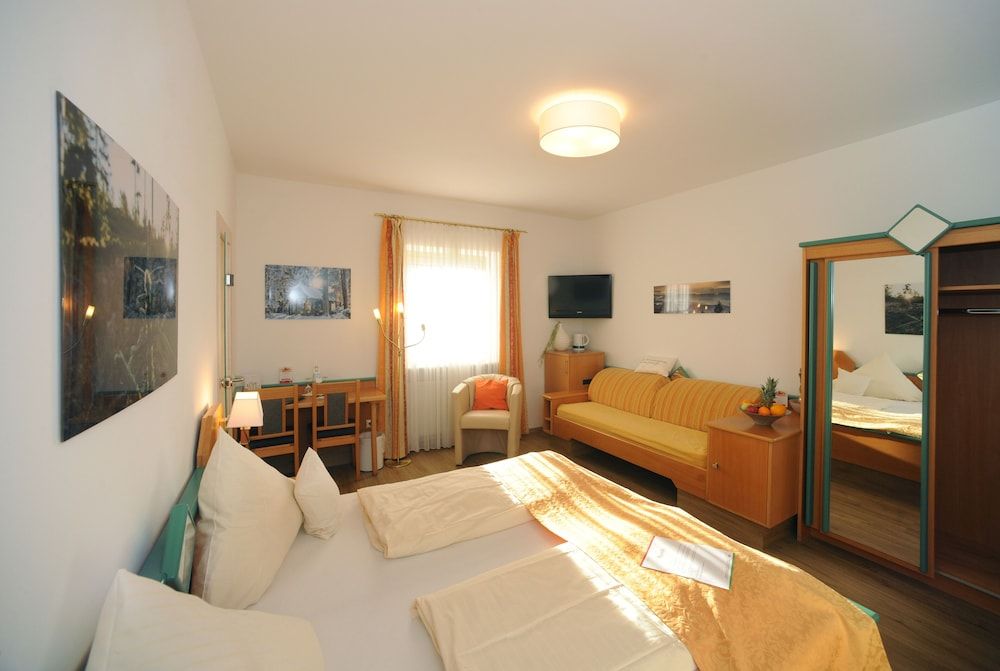 Hotel RÔøΩsslwirt 3