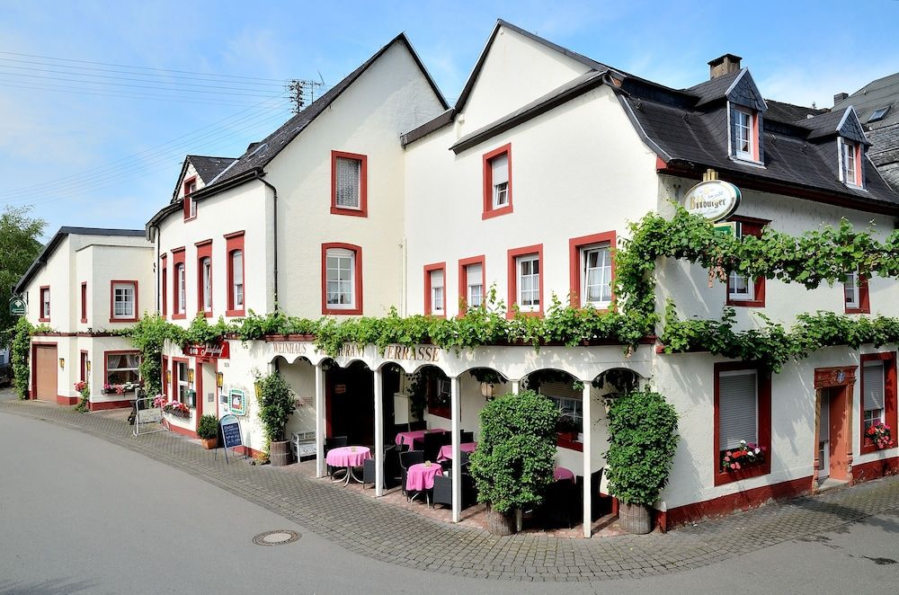 Hotel Zum Josefshof -1 estrelas em Graach