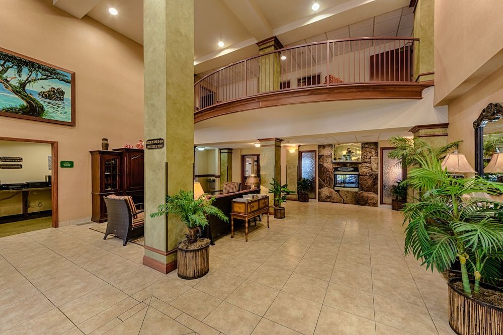 Triple Play Resort Hotel & Suites 2