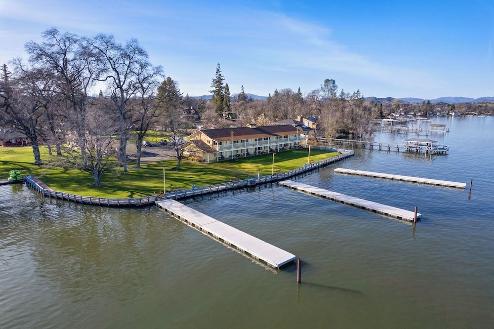 Skylark Shores Resort 4 estrelas em Lakeport