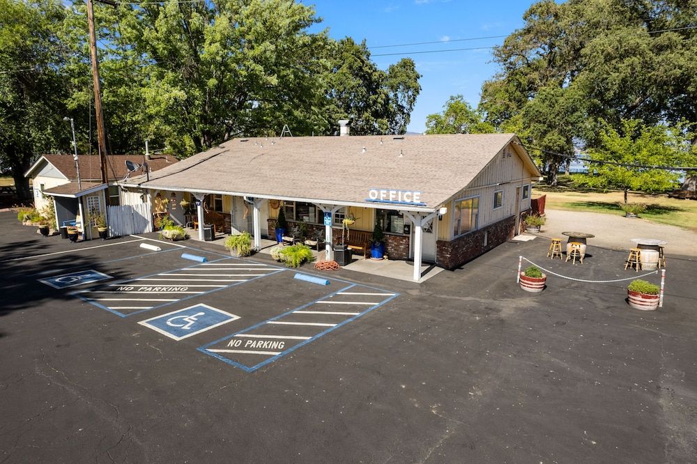 Skylark Shores Resort 2