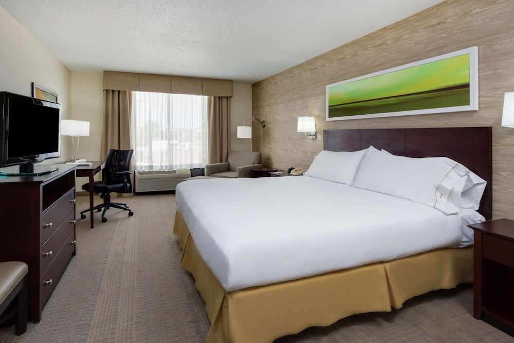 Holiday Inn Express Wilkesboro 3
