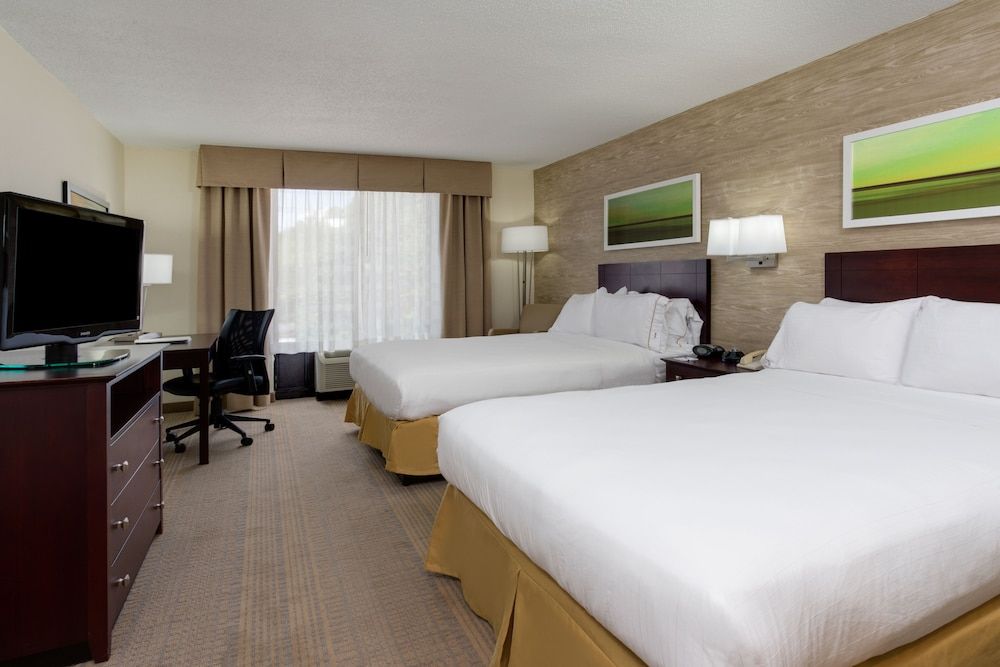 Holiday Inn Express Wilkesboro 2