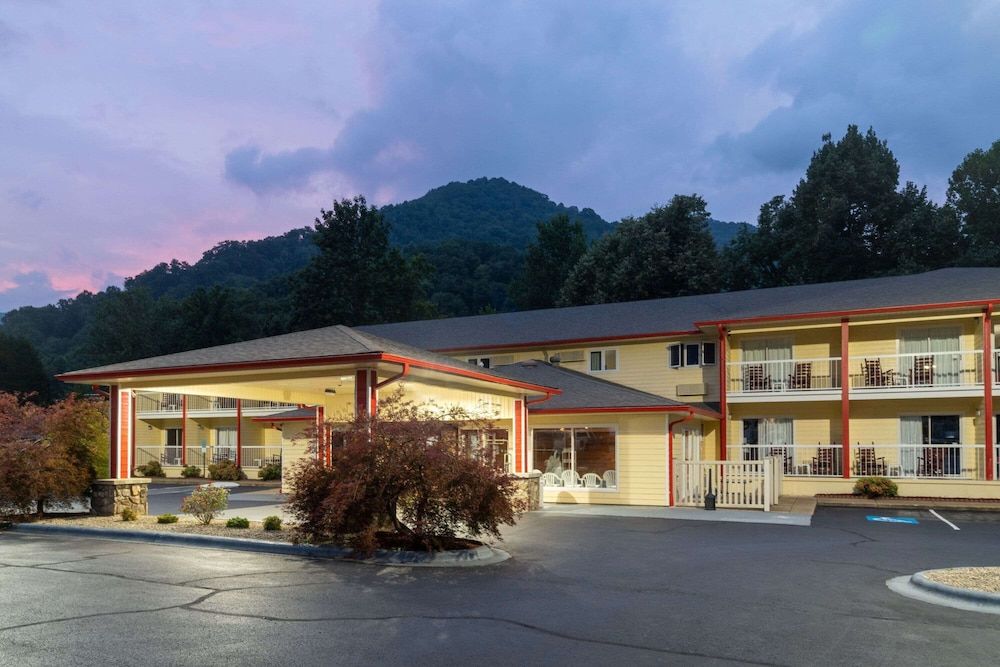 Ramada by Wyndham Maggie Valley 2 estrelas em Maggie Valley