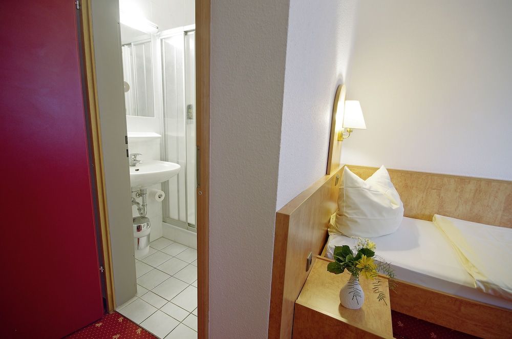 AVALON Hotelpark Königshof 3