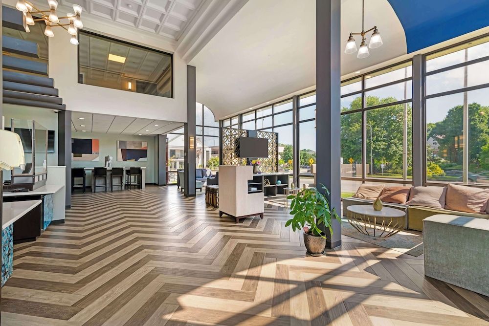 Best Western Plus Landmark Inn 3