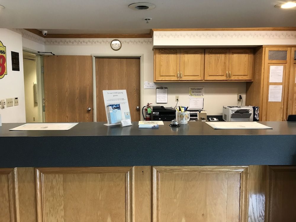 Super 8 by Wyndham Canonsburg/Pittsburgh Area 2