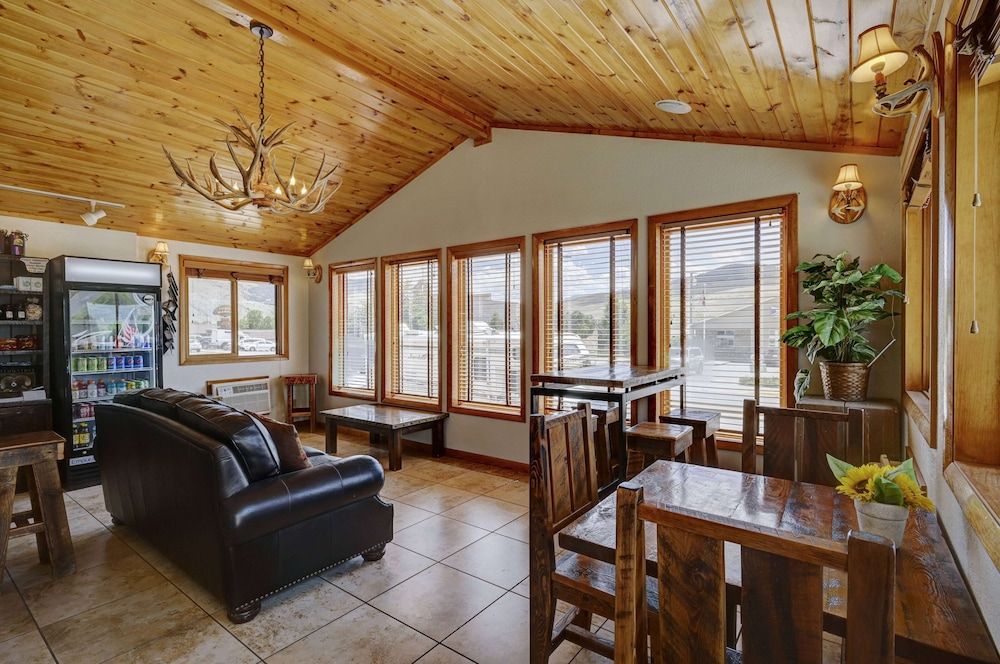 Super 8 by Wyndham Gardiner/Yellowstone Park Area 2