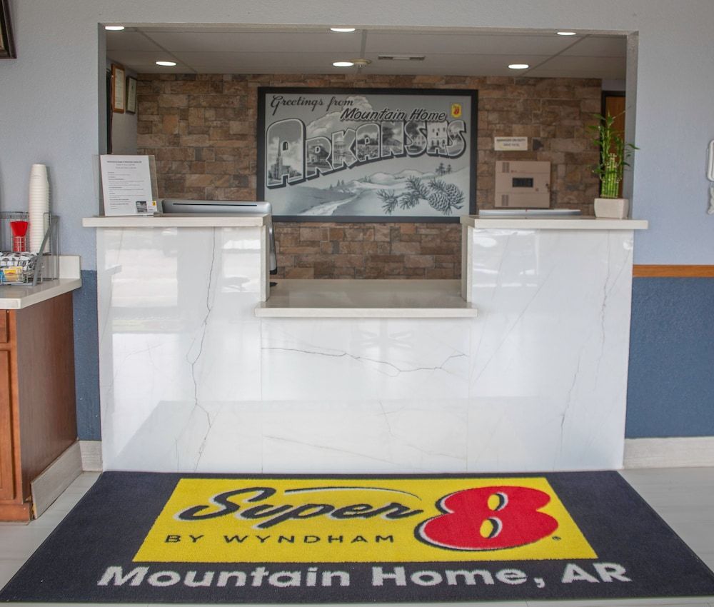 Super 8 by Wyndham Mountain Home 3