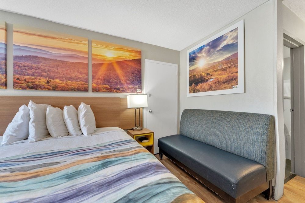 Bristol Parkway Inn 3