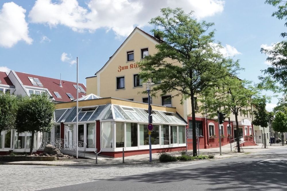 Hotel-Restaurant Zum Kirschbaum -1 estrelas em Rottendorf