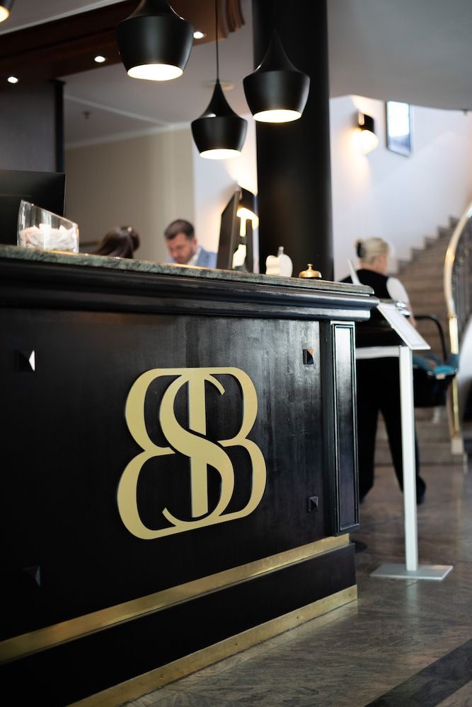 Schlosshotel GroÔøΩer Gasthof 3