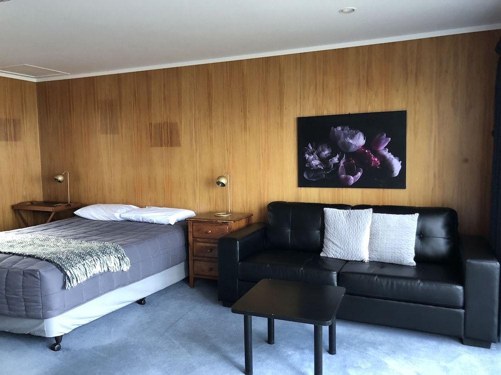 The Kaka Point Motels 3